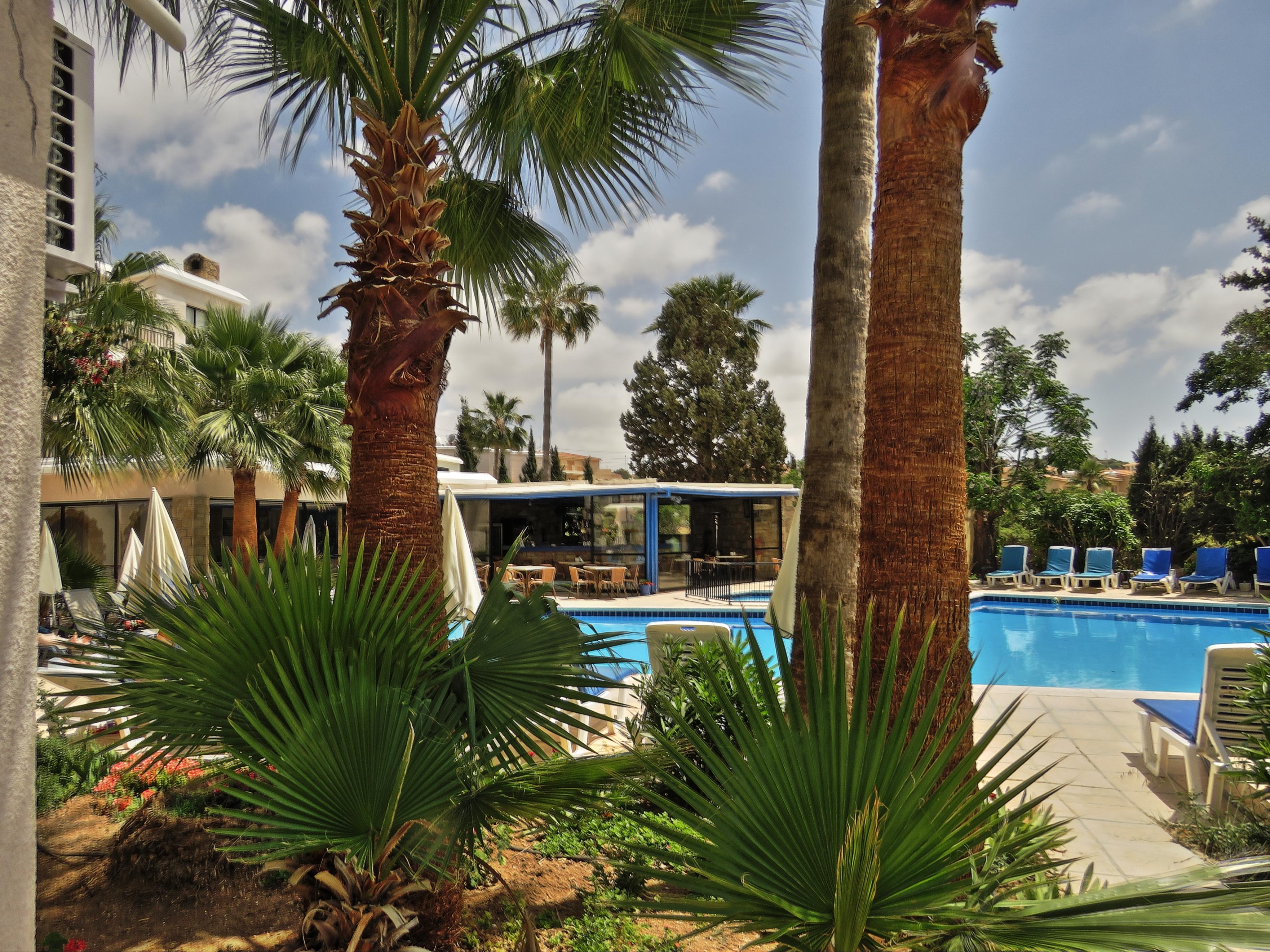 Hilltop Gardens Hotel Apartments Paphos Exterior foto