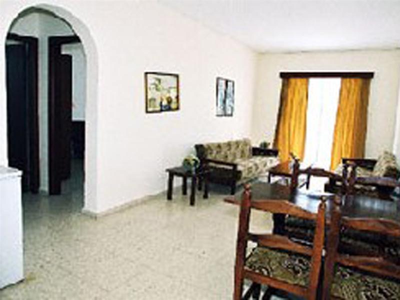 Hilltop Gardens Hotel Apartments Paphos Exterior foto