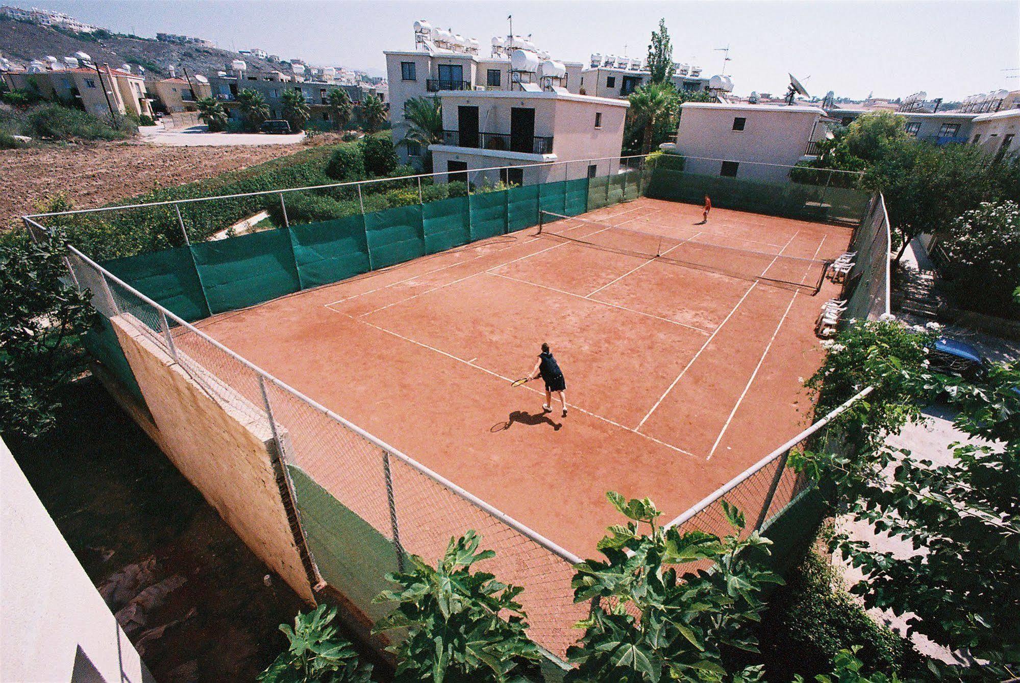 Hilltop Gardens Hotel Apartments Paphos Exterior foto